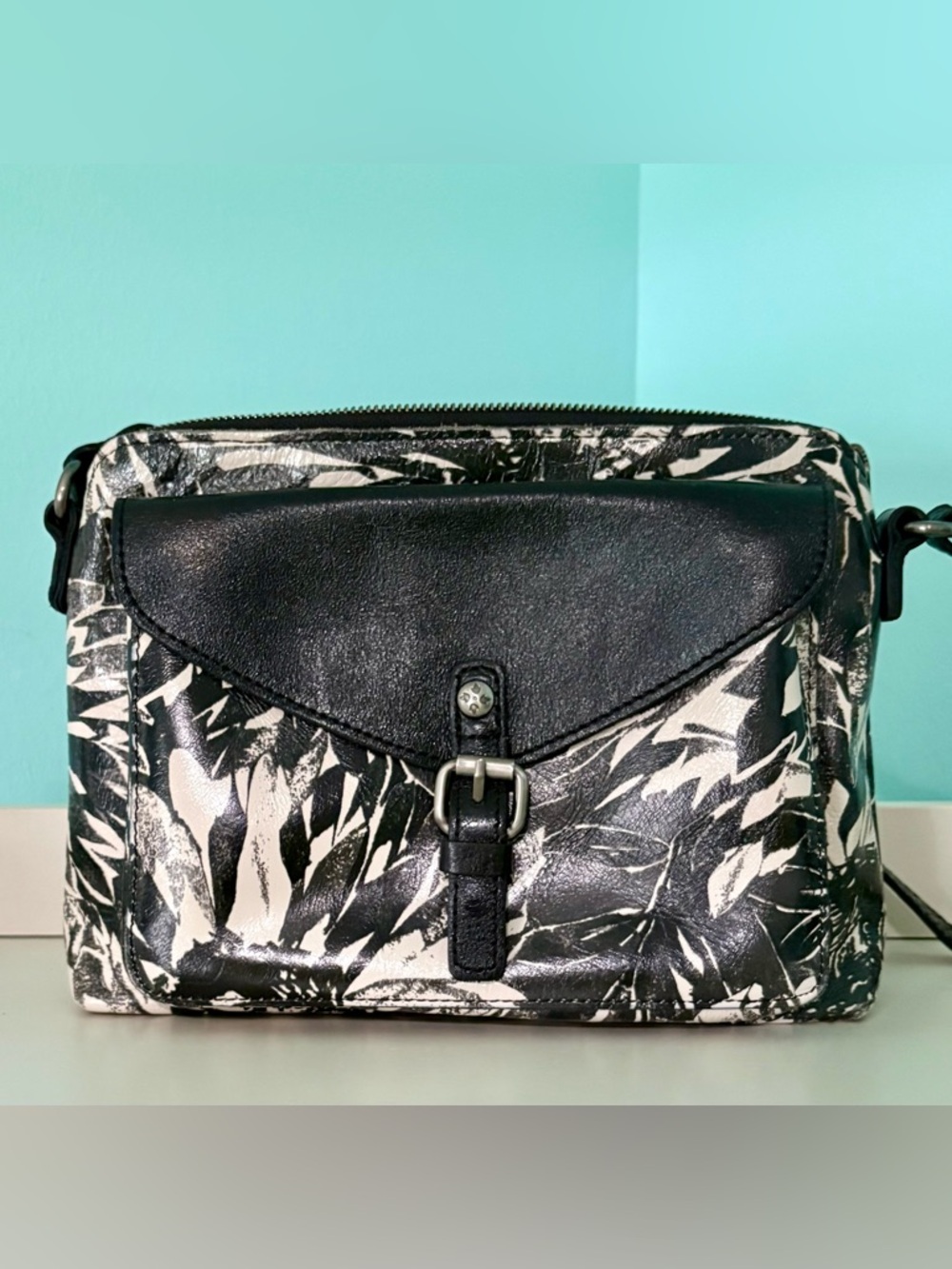 Patricia Nash Black & White Sunflower Print Avellino Crossbody Bag